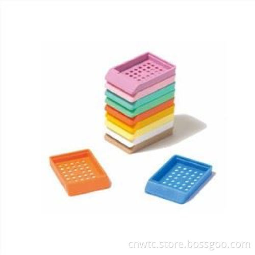 ISO Certified Disposable Plastic Embedding Cassettes with Round Strip or Square Holes for Tissue Processing